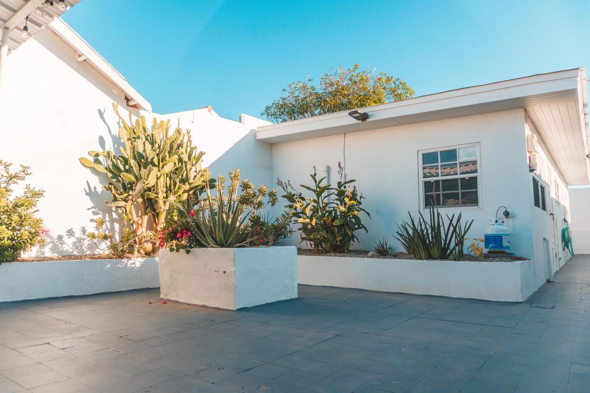 Klip Lagoon Apartsments Oranjestad Exteriör bild