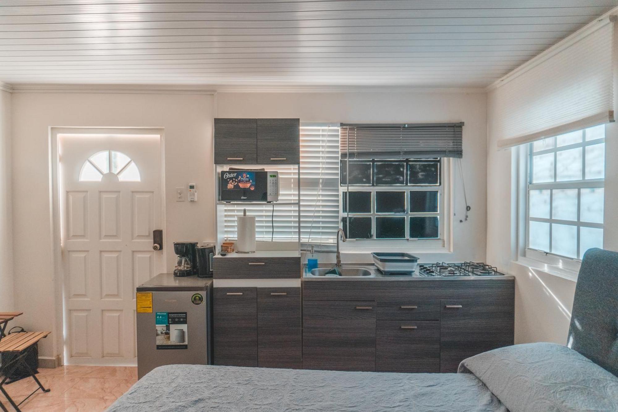 Klip Lagoon Apartsments Oranjestad Exteriör bild